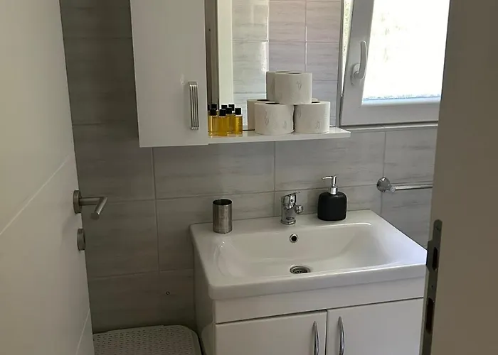 Semesterbostad Bella House *